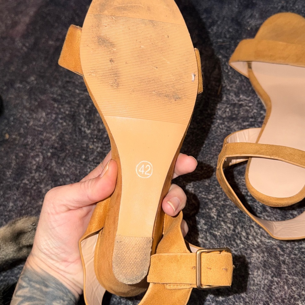 Beige Ankle-Strap Sandals | Women’s Size 42 (Fits 8.5–9) | Cozy + Comfy - Picture 4 of 4